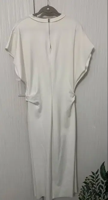 ZARA 화이트 원피스