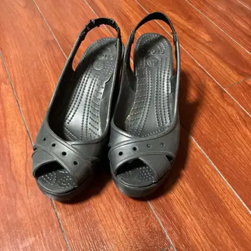 크록스 웨지솔 샌들 블랙
