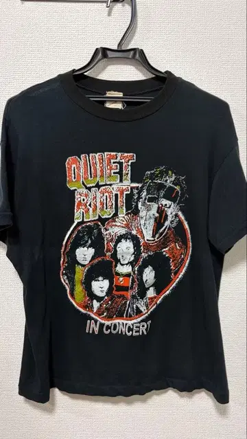 QUIET RIOT 셔츠