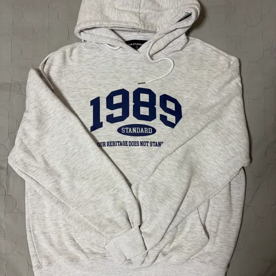 1989 후드티