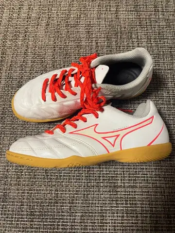 MIZUNO REBULA 풋살화 화이트 레드