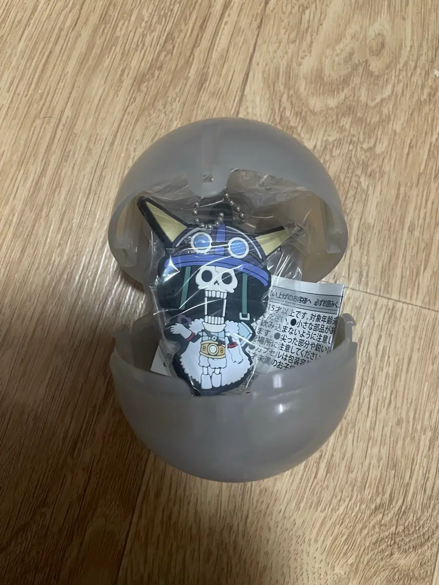 (새상품)원피스 엘바프 러버 고무 키링 가챠 브룩 팝니다