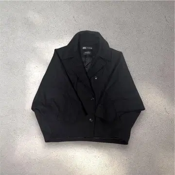 ZARA 오버사이즈 블랙 쇼트 피 코트