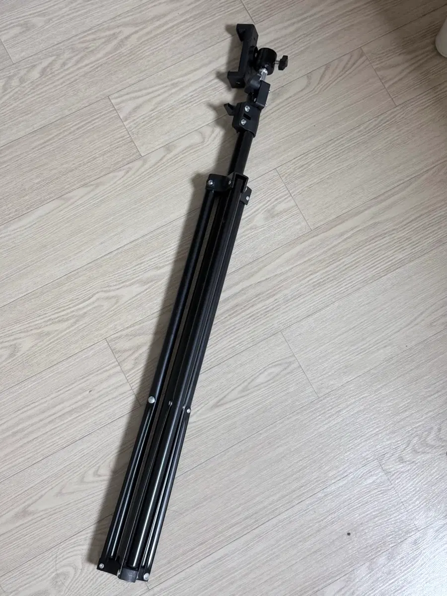 블랙 핸드폰 거치 삼각대