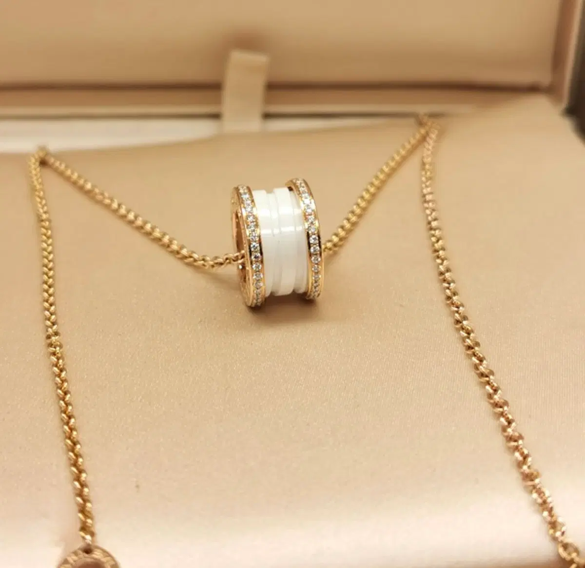 불가리 비제로원 목걸이 18k 화이트 다이아세팅