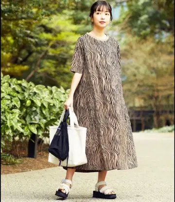 사우전드마일 반팔 롱 원피스 제브라 패턴