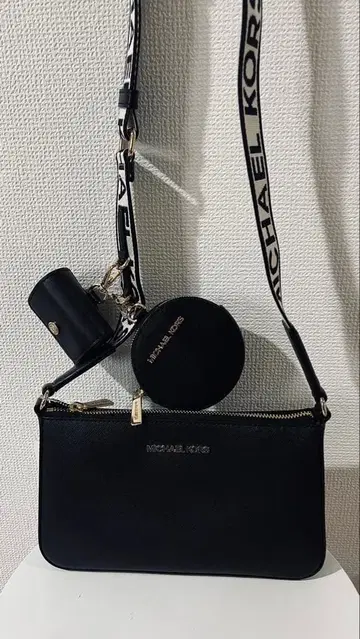 MICHAEL KORS JET SET TRAVEL 백
