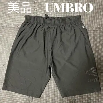 새상품급 UMBRO 엄브로 올 블랙 숏팬츠 블랙