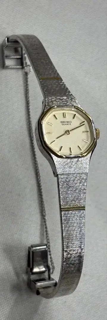 빈티지 SEIKO QUARTZ 여성용 손목시계 2320-3620