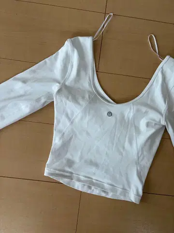 가격 인하 lululemon 긴팔 크롭 상의 화이트