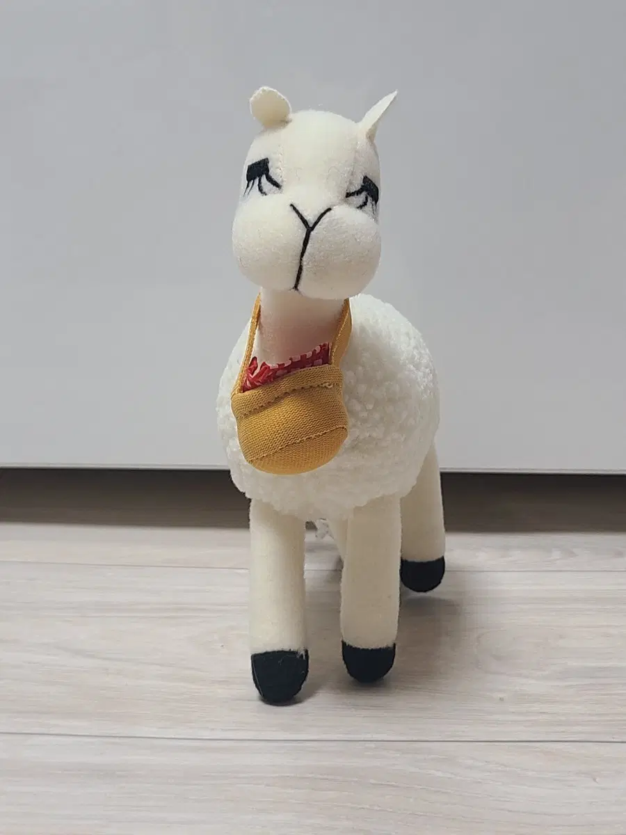 산엑스 카피바라상 친구 라마상 인형 판매합니다.