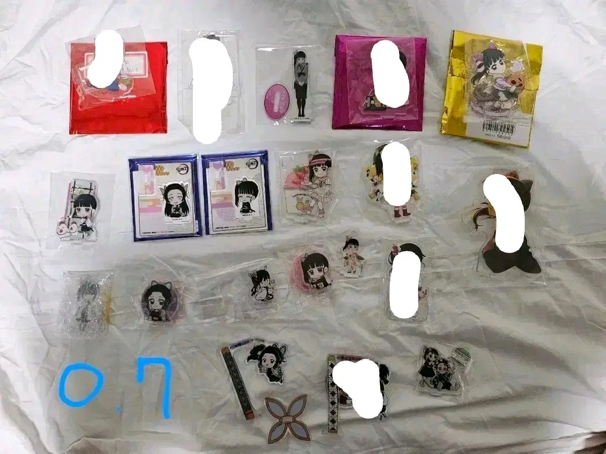 귀멸의칼날 츠유리 카나오 아크릴 스탠드 팝니다