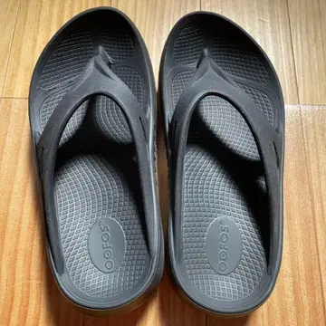 OOFOS 24cm