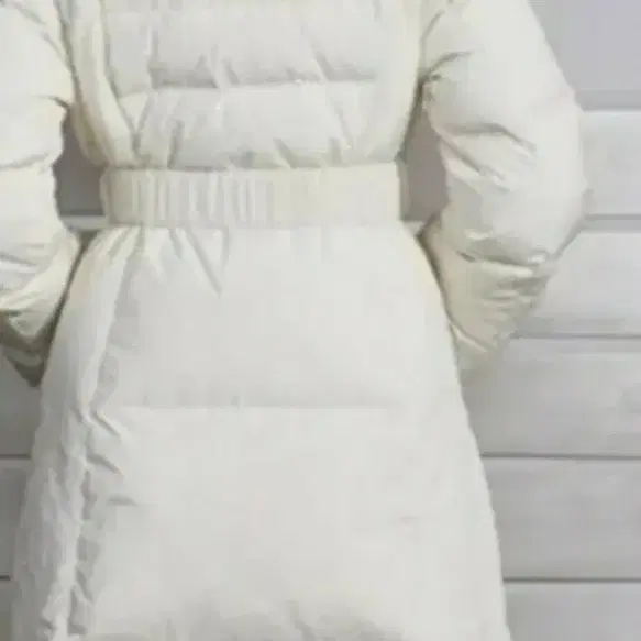 에고이스트구스폭스퍼롱패딩 화이트