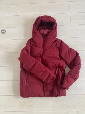 UNIQLO 심리스 다운 파카 보르도 S 사이즈