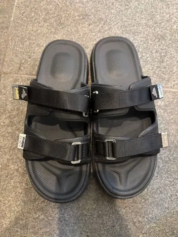 투모로우랜드 별주 SUICOKE 샌들 통굽 블랙 6