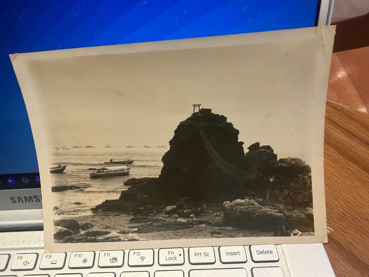 1920년 - 일본 명승지 - 후타미가우라 부부바위와 해군 함대