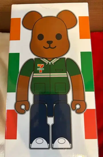 BE@RBRICK 400% 세븐일레븐 콜라보 베어브릭 피규어