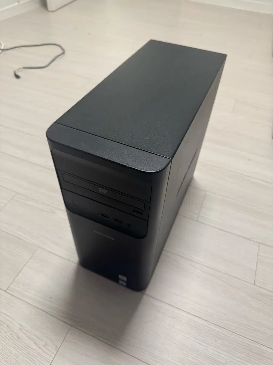 삼성 데스크탑 i5-6500 / RAM 16GB / SSD+HDD / 윈