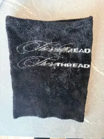 THEREDTHREAD 로고 플러피 베어 탑 베어탑