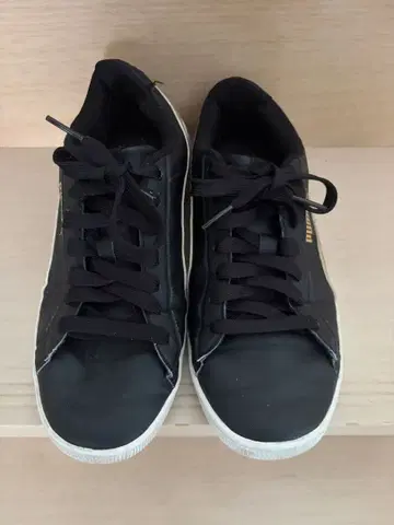 PUMA 여성용 스니커즈 블랙 골드