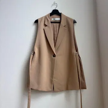 [새상품급] ZARA 슬릿 베스트 베스트 M 사이즈 베이지