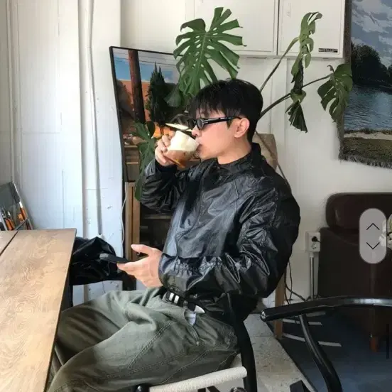 GITLE 루스 크롭 글로시 라이더 자켓 블랙