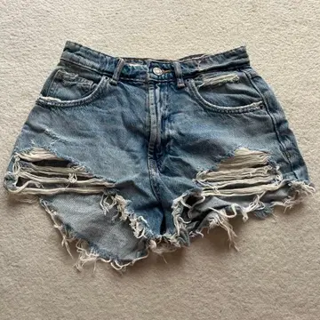 ZARA 데님 숏팬츠 데미지 가공 블루 EUR32