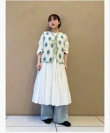 누키테파 화이트 티어드 원피스