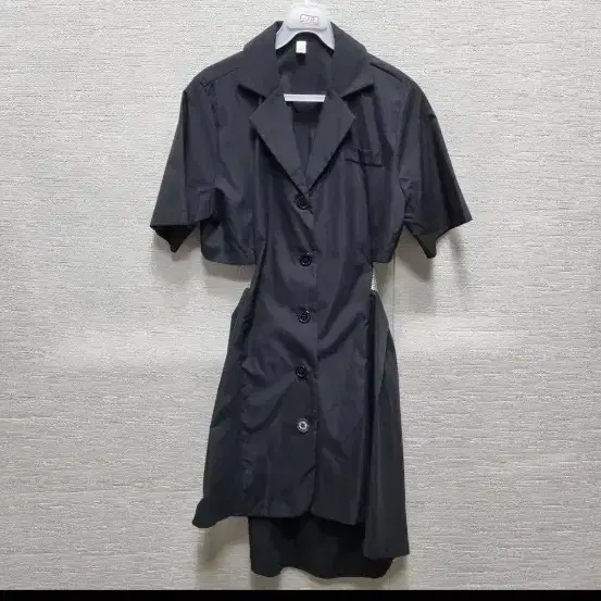 v468 등트임 블랙 컷아웃 셔츠 원피스
