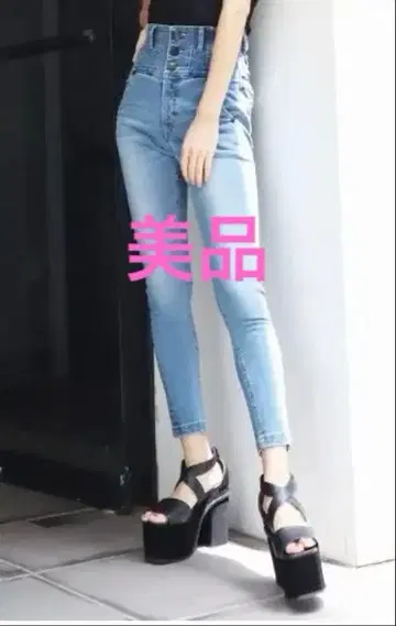 [새상품급] EMODA 에모다 하이웨스트 스키니 팬츠 데님 아이스 블루