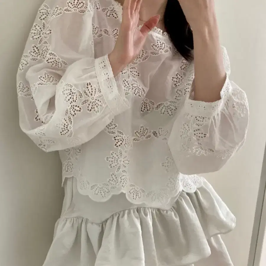 타라바이모션 리노블 블라우스