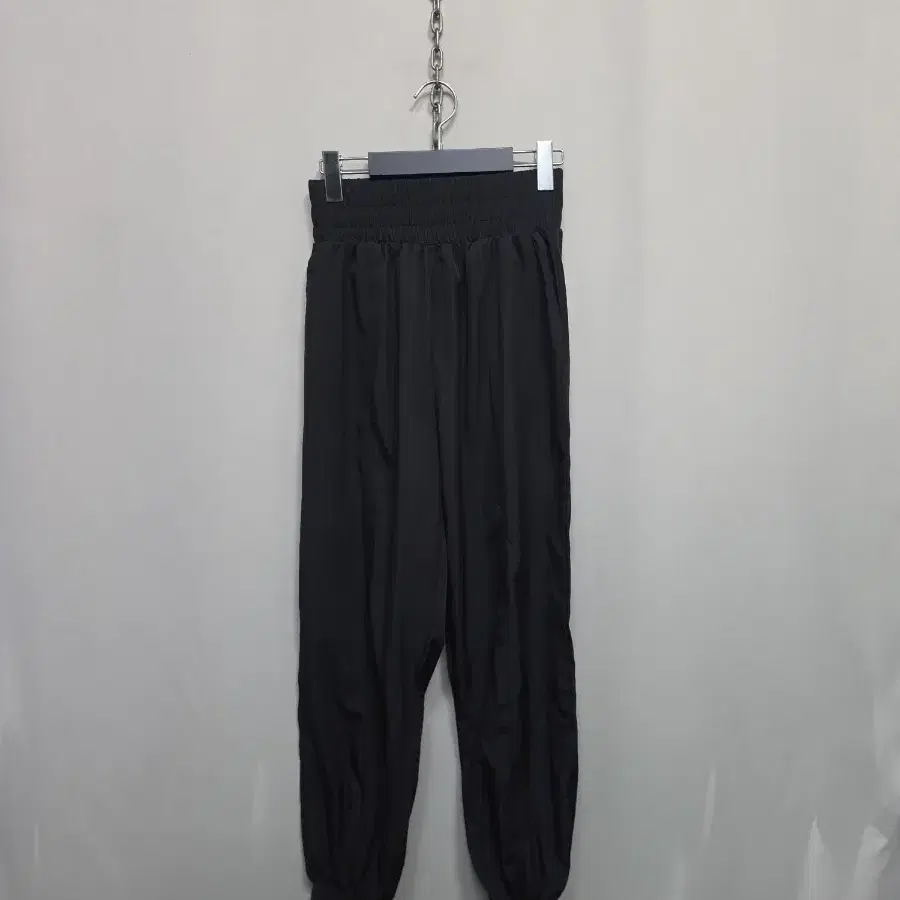 블랙 조거 밴딩 팬츠