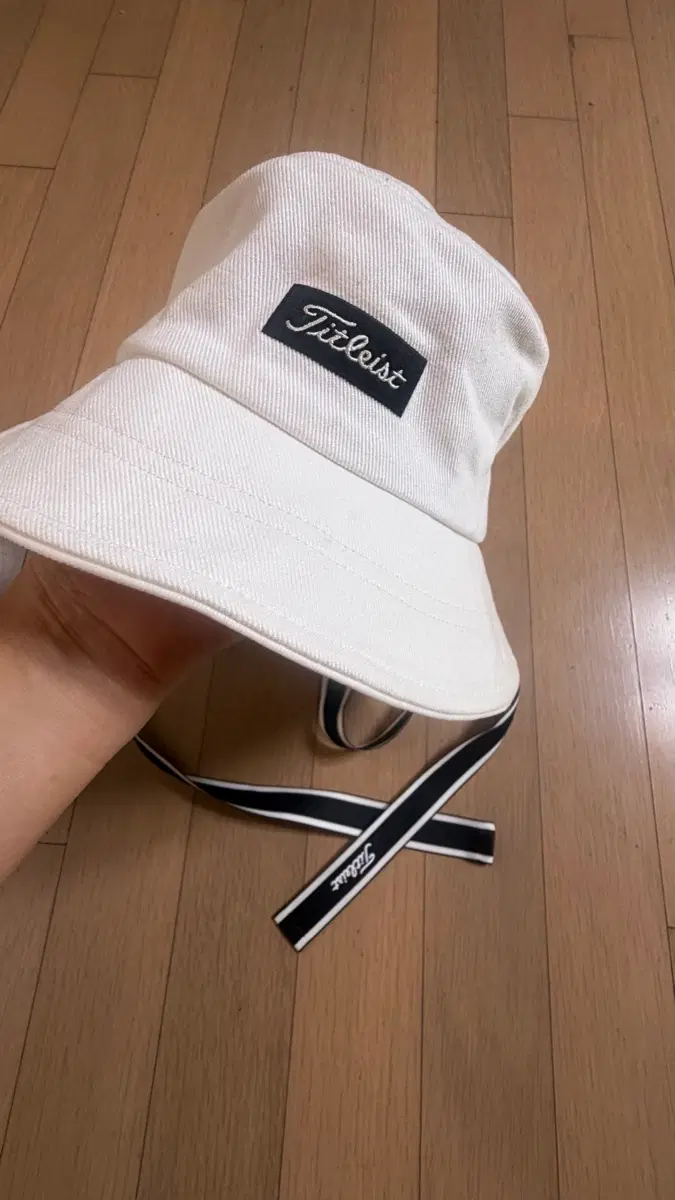 타이틀리스트 버킷햇 화이트