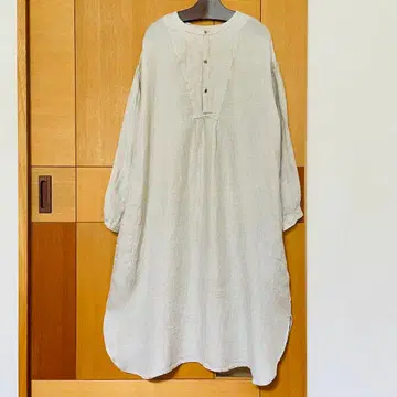Veritecoeur 린넨 헨리넥 롱 원피스 베이지 루즈핏