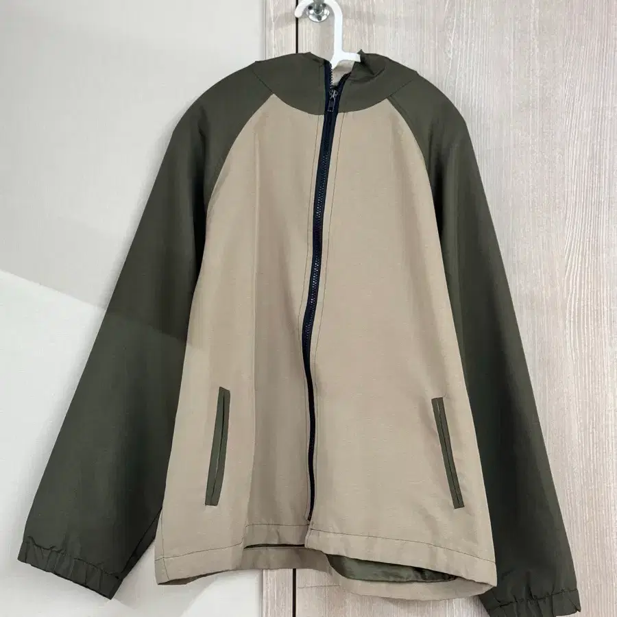 투톤 카키 집업 자켓