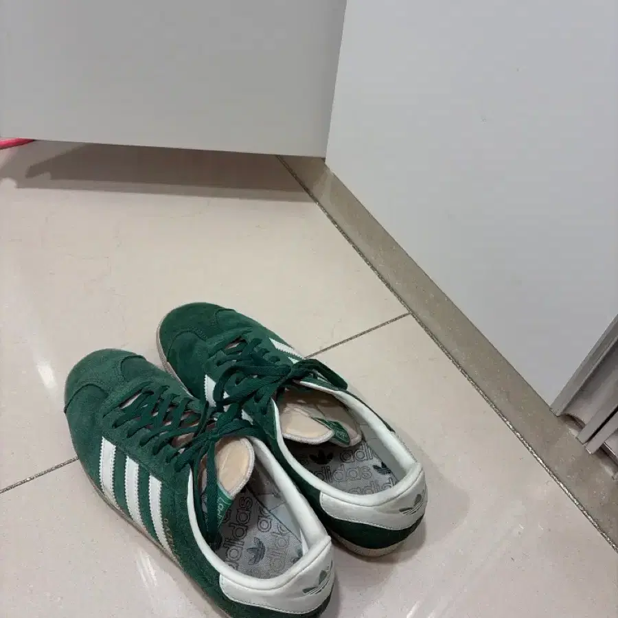아디다스 가젤 다크 그린 크림 화이트