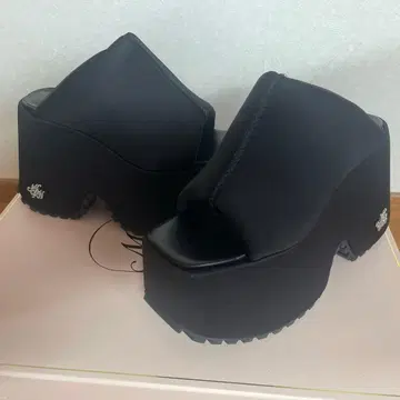 미셸 마카롱 통굽 패디드 뮬 SKL0025 통굽 샌들 블랙 M