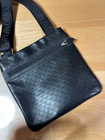EMPORIO ARMANI 엠포리오 아르마니 숄더백 블랙