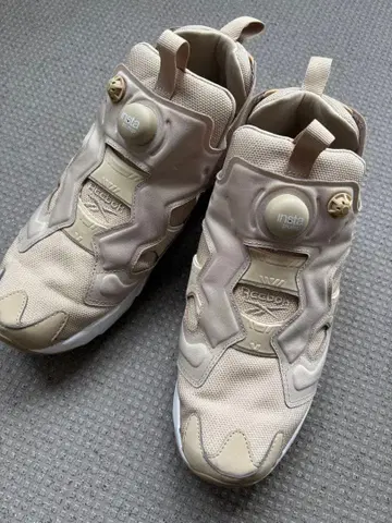 Reebok InstaPump Fury 베이지 스니커즈