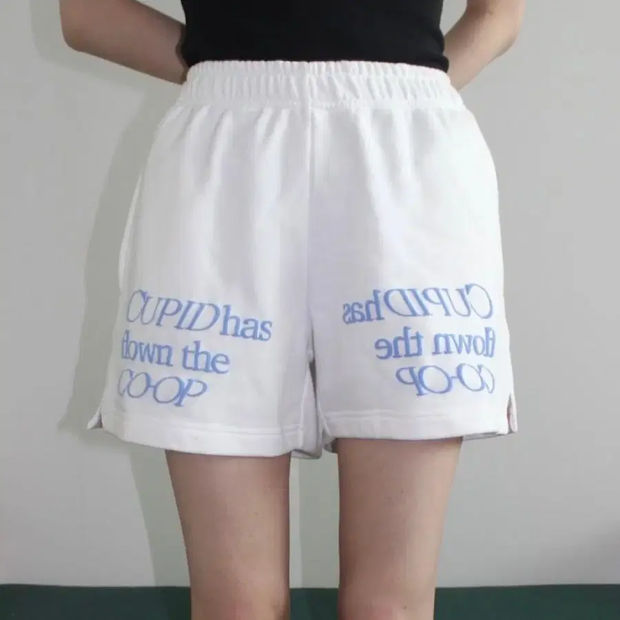 어텐즈 반바지