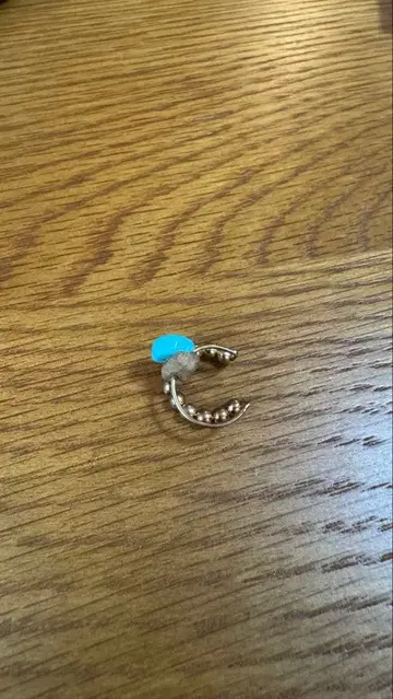 터콰이즈풍 스톤 장식 이어커프