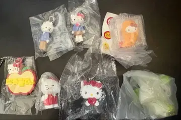 산리오 헬로키티 메지루시 액세서리 아시나가메지루시 반찬 가챠