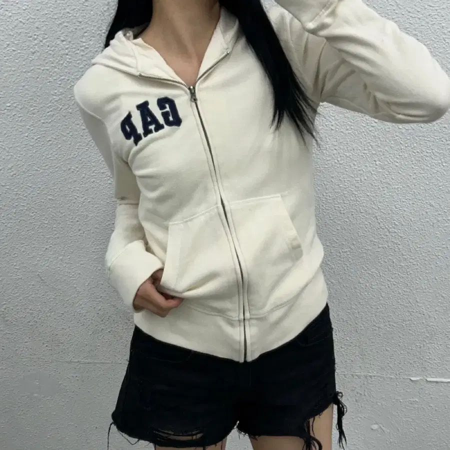 갭 자수로고 아이보리 후드집업 M