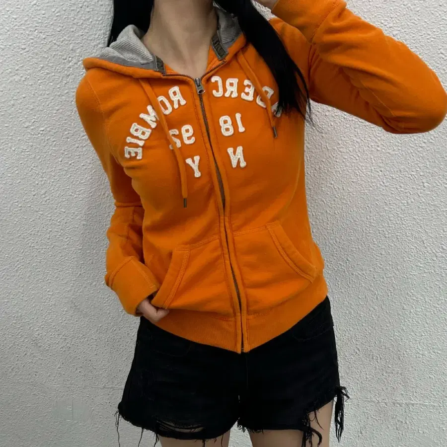 아베크롬비 센터로고 오렌지 후드집업 S