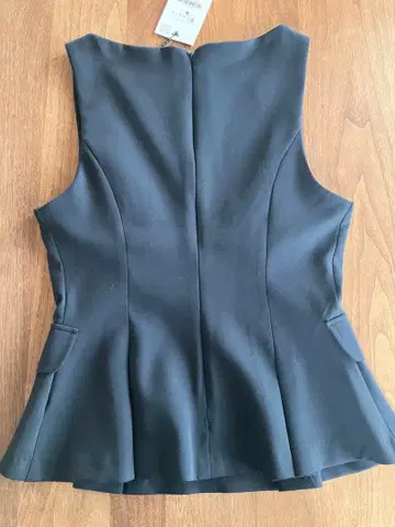 [ 미사용품 ] ZARA 슬리브리스 페플럼 상의 다크 네이비 S 사이즈