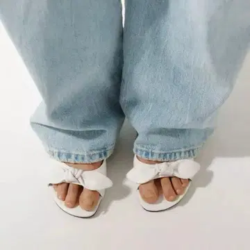 ZARA 화이트 리본 뮬 샌들 39