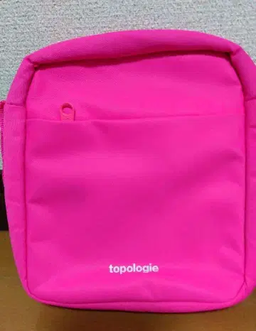 topologie 백 네온 핑크 레어 완판 토폴로지 사코슈