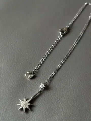 SWAROVSKI 스타 모티브 목걸이 실버 컬러