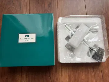 Boeing 747-8F Cathay Pacific Cargo 1:400